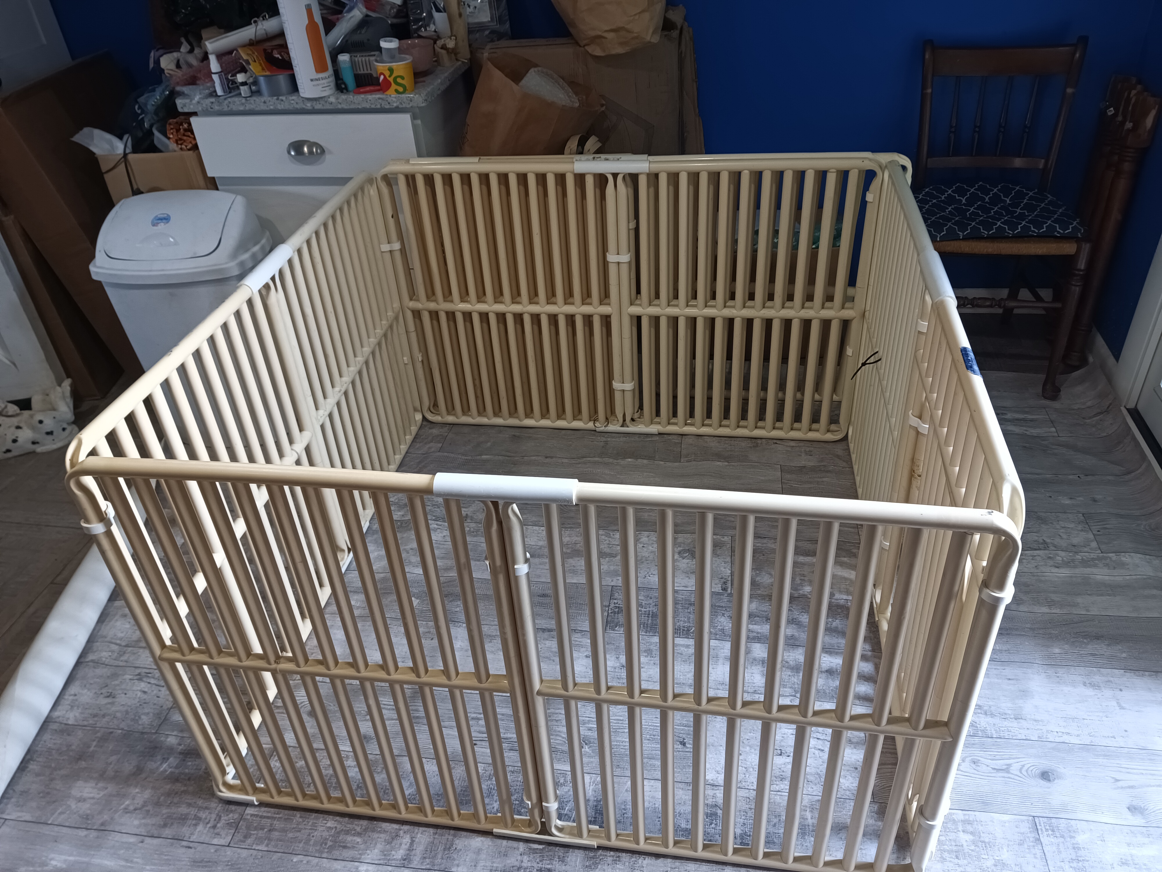 setting up the puppy pen